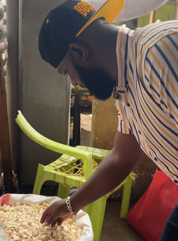 Guided cultural visit at a local market near Arusha