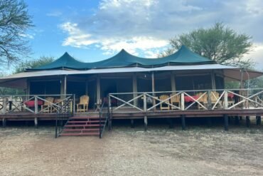 Safari Lodge vs Tented Camp Tanzania – Luxury Tented Camp
